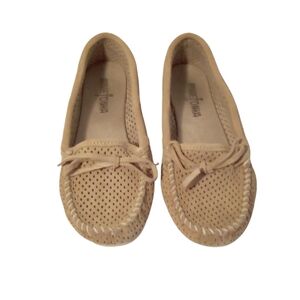 Minnetonka Women Perforated Leather Suede Moccasins Tan Size 6 Pre-owned No Box